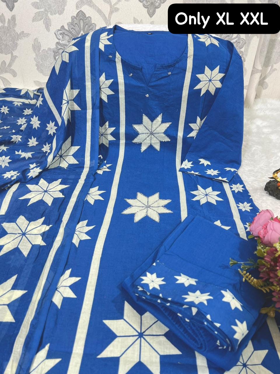 Presenting Beautiful Heavy quality cotton Fabric  designer festive wear straight style kurti with pattern pant*