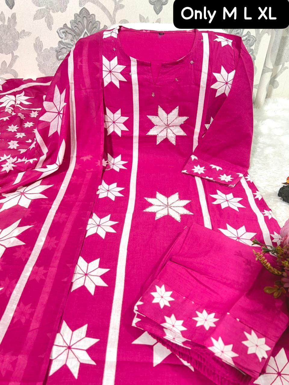 Presenting Beautiful Heavy quality cotton Fabric  designer festive wear straight style kurti with pattern pant*