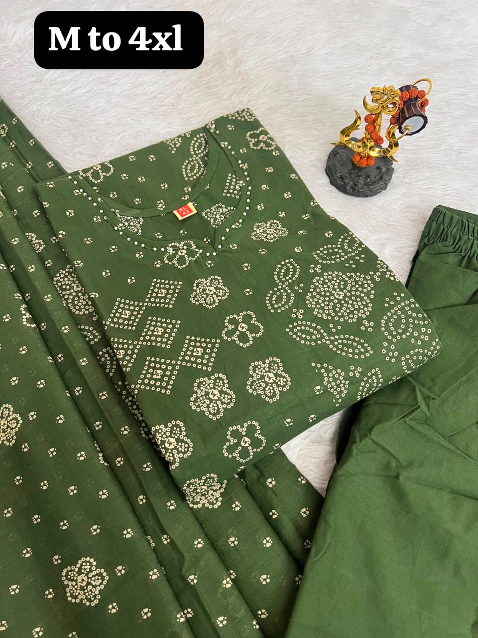 Get ready for the festive and wedding season with our gorgeous traditional 3-piece stitched Dress,Perfect for casual celebrations.