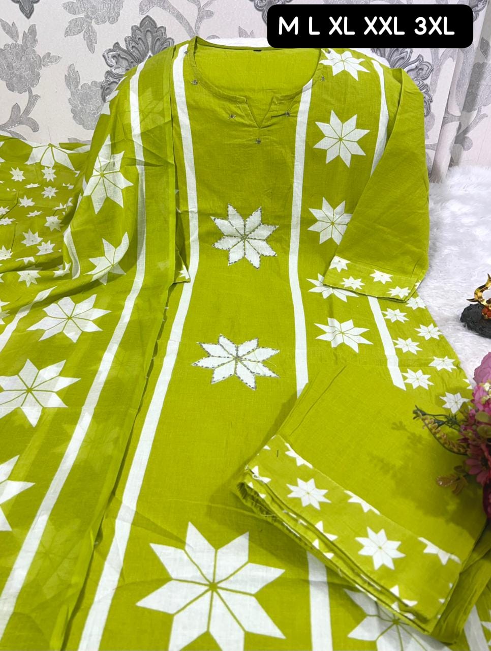 Presenting Beautiful Heavy quality cotton Fabric  designer festive wear straight style kurti with pattern pant*