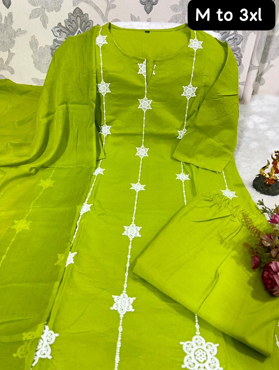 Presenting Beautiful Heavy quality cotton Fabric  designer festive wear straight style kurti with pattern pant*