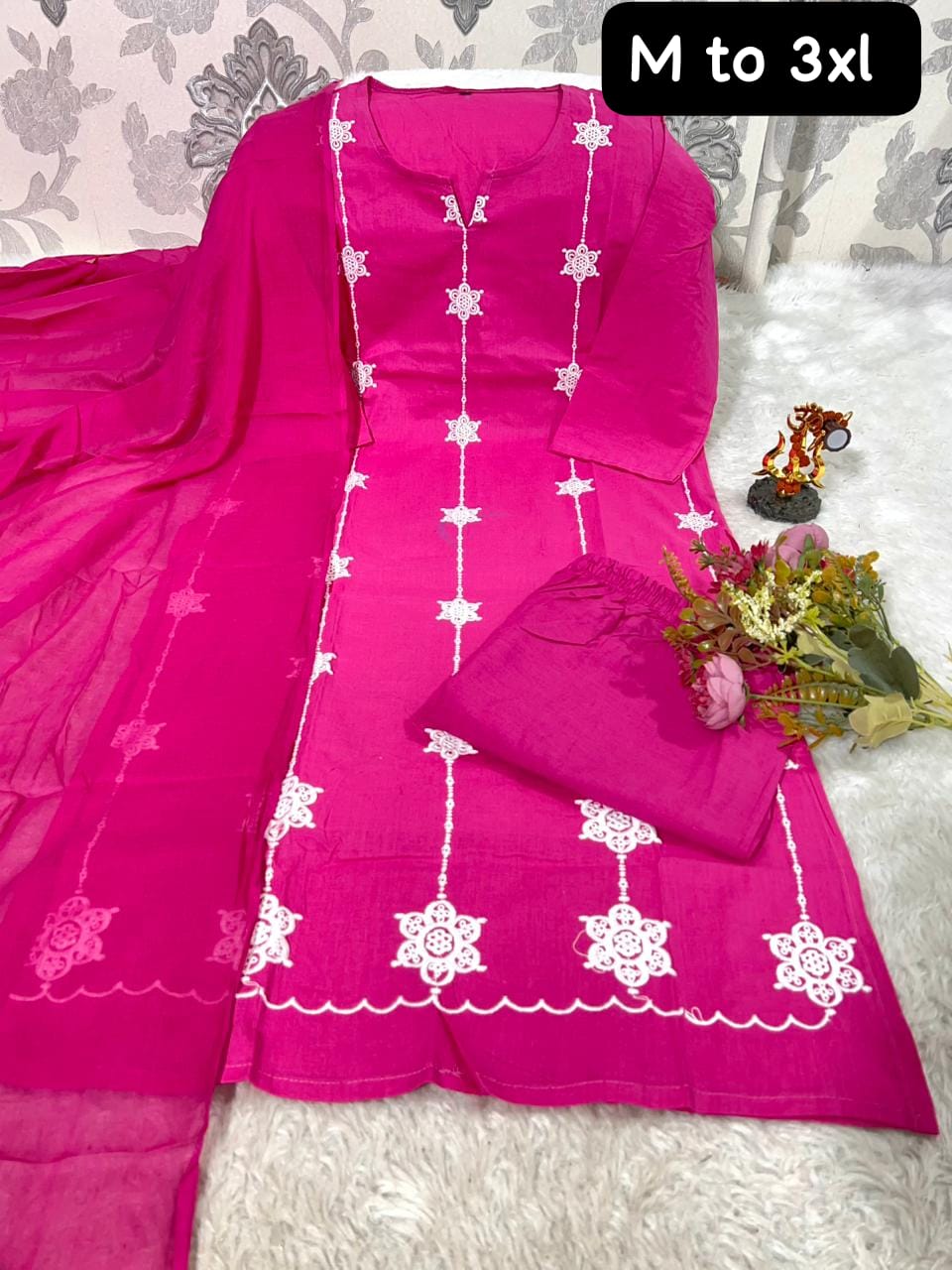 Presenting Beautiful Heavy quality cotton Fabric  designer festive wear straight style kurti with pattern pant*