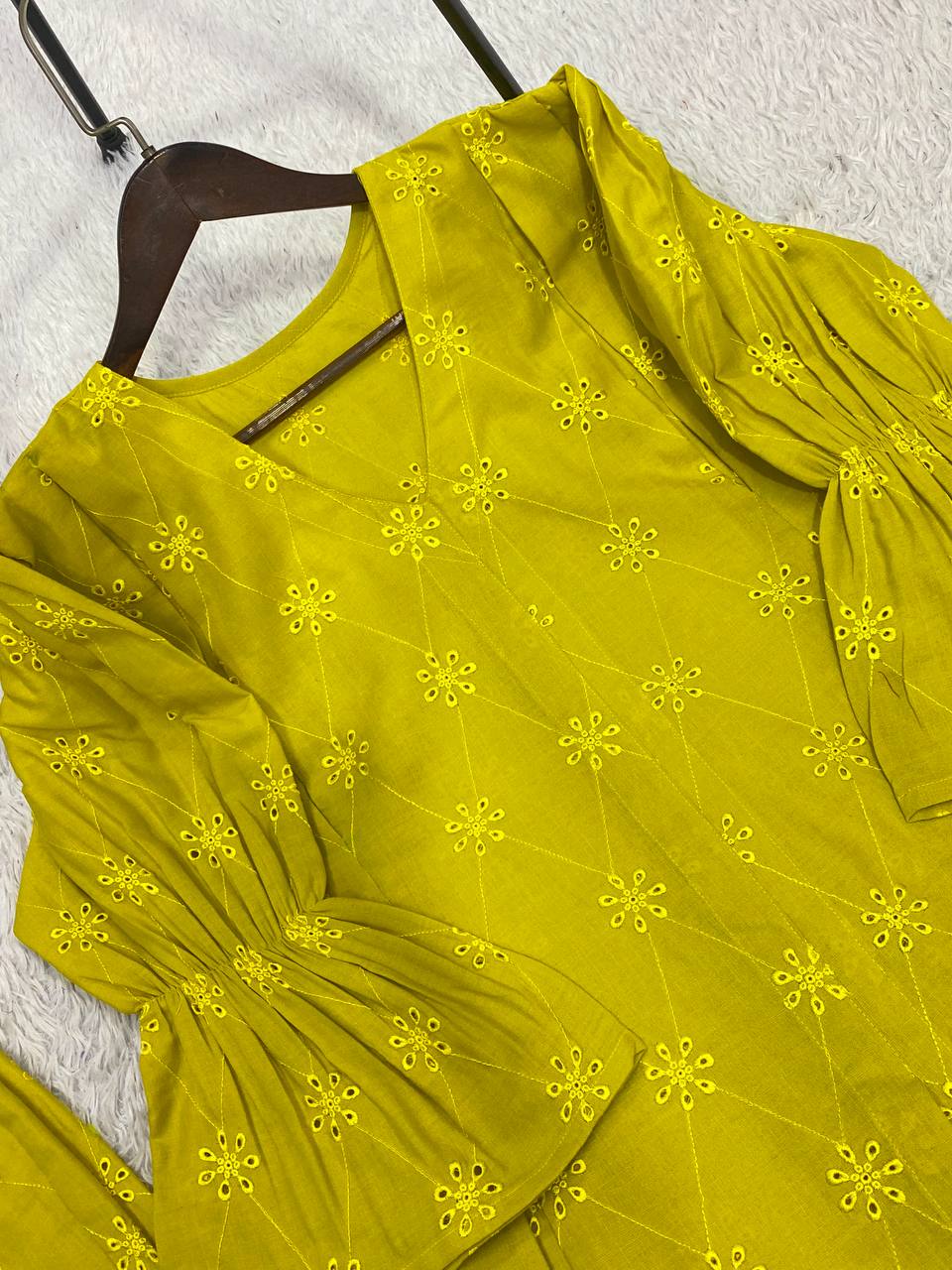 THIS SUMMER SEASON WEAR TRENDY CO-ORD SET WITH EMBROIDERY WORK