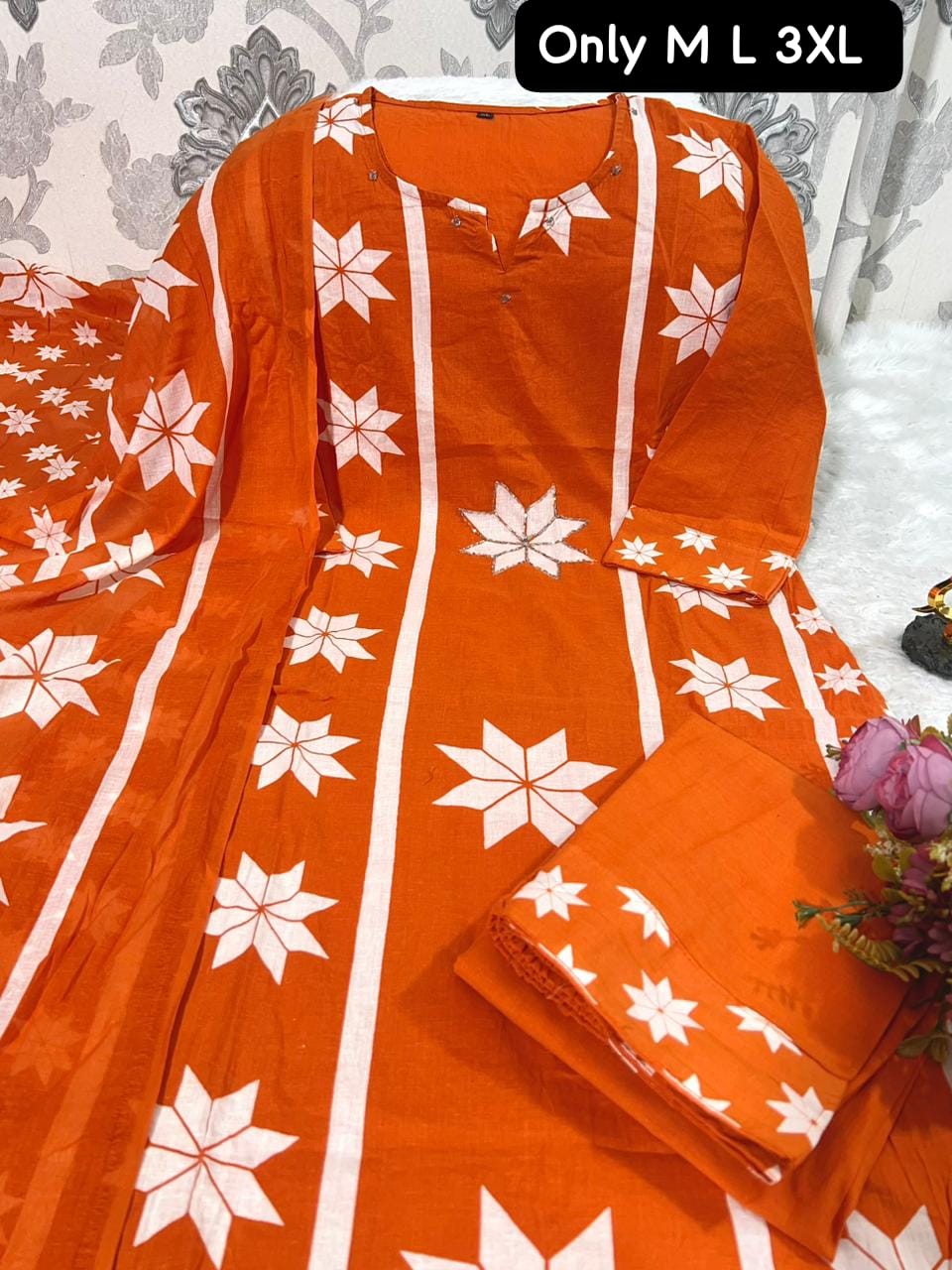 Presenting Beautiful Heavy quality cotton Fabric  designer festive wear straight style kurti with pattern pant*